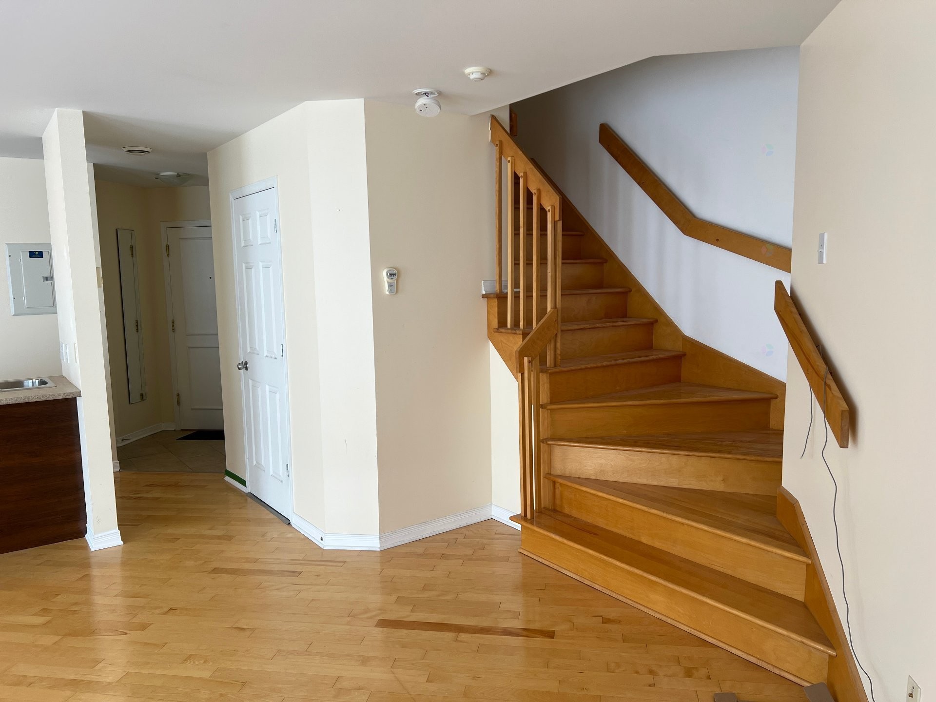 









7655


Rue Lautrec

, 5,
Brossard,




QC
J4Y3H5

