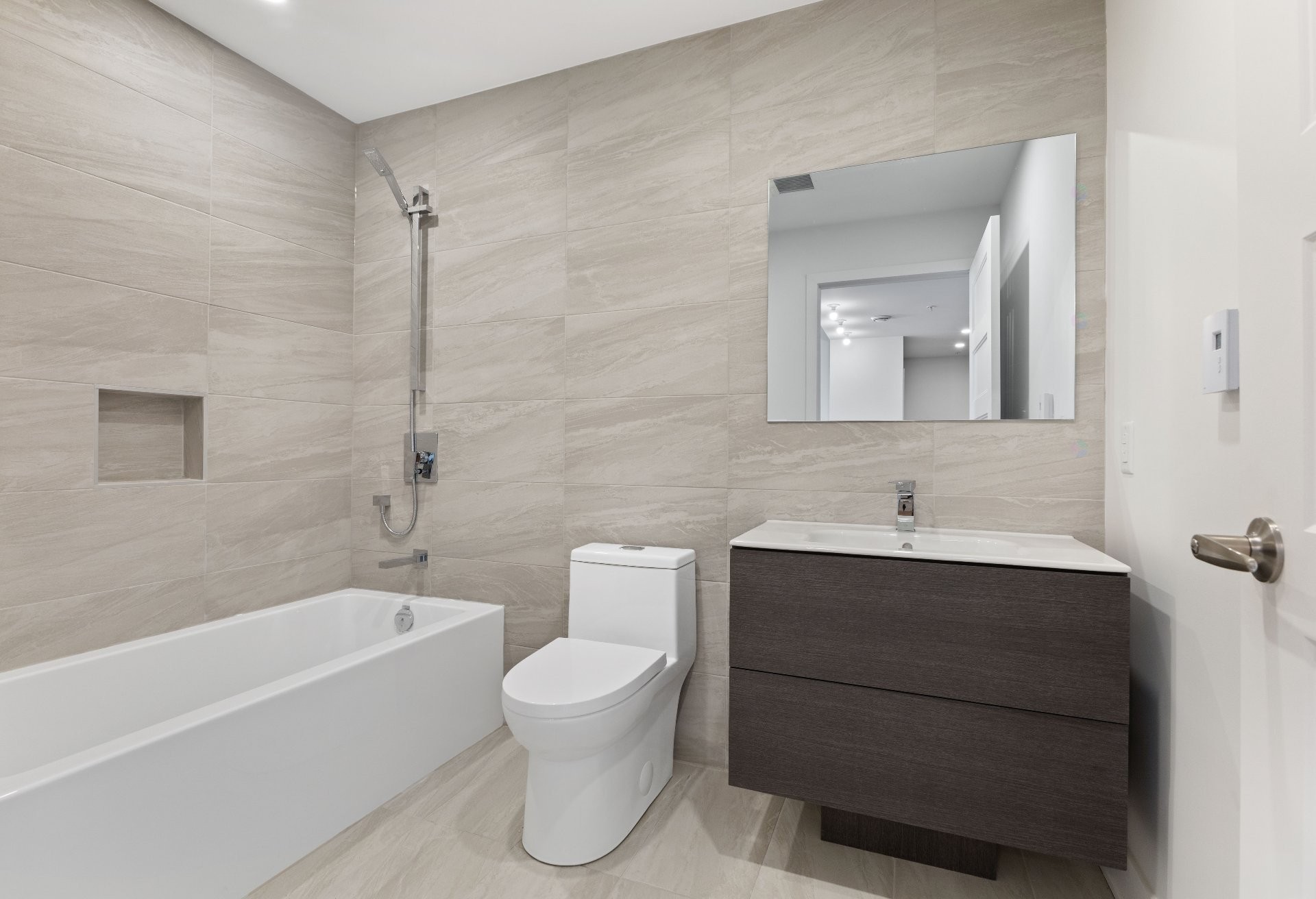 









10130


Rue Lauraine-Vaillancourt

, 205,
Montréal (Ahuntsic-Cartierville),




QC
H3L0B3

