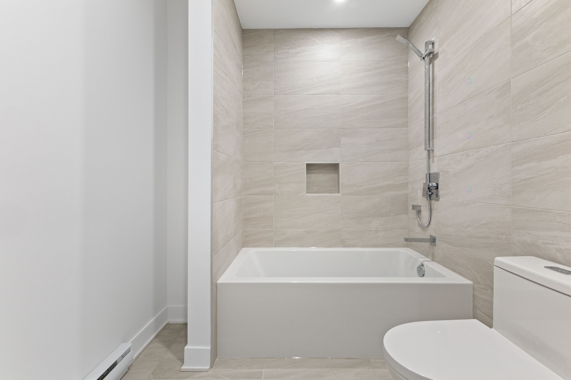 









10130


Rue Lauraine-Vaillancourt

, 205,
Montréal (Ahuntsic-Cartierville),




QC
H3L0B3

