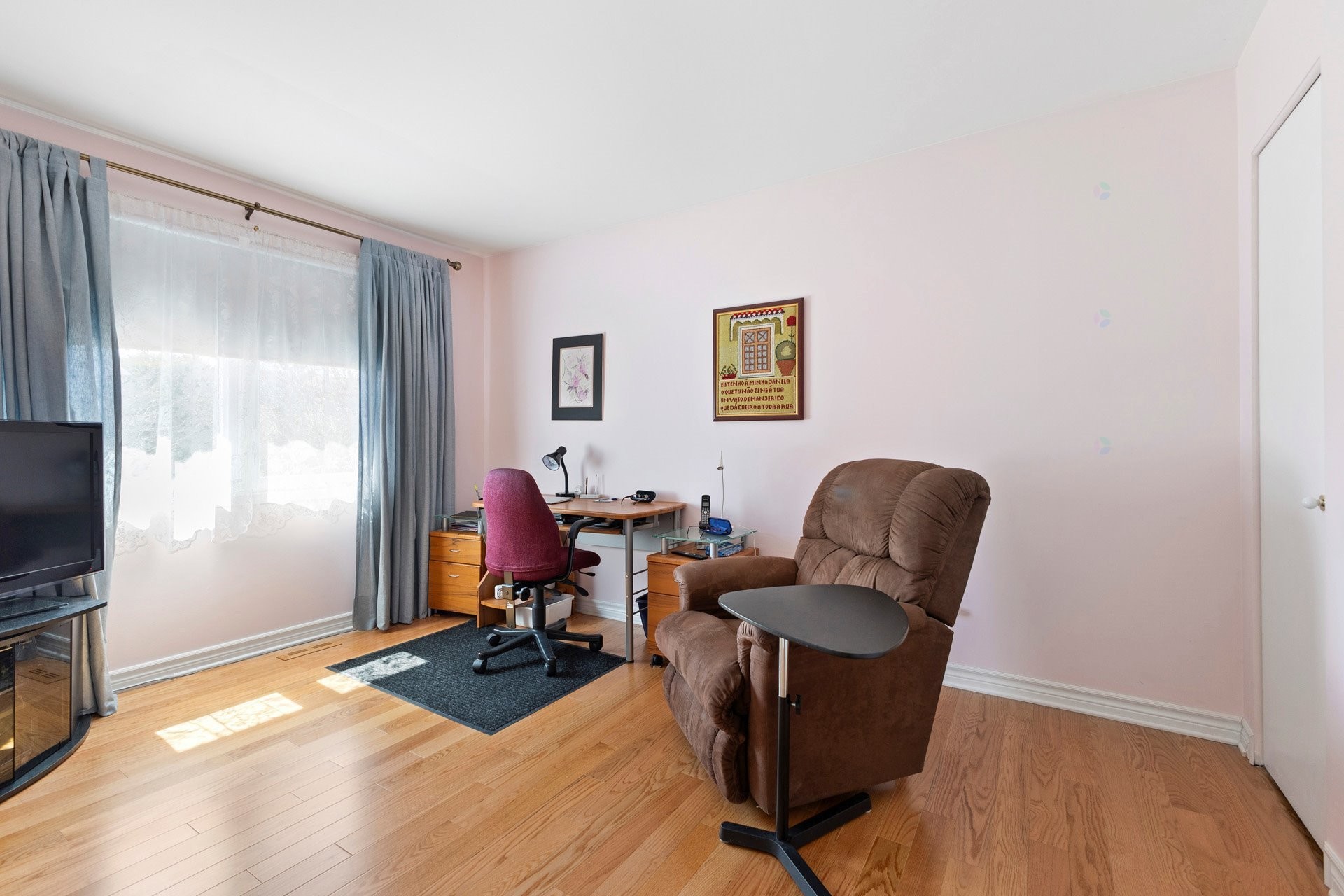 









17269


Boul. Brunswick

,
Kirkland,




QC
H9J1L2

