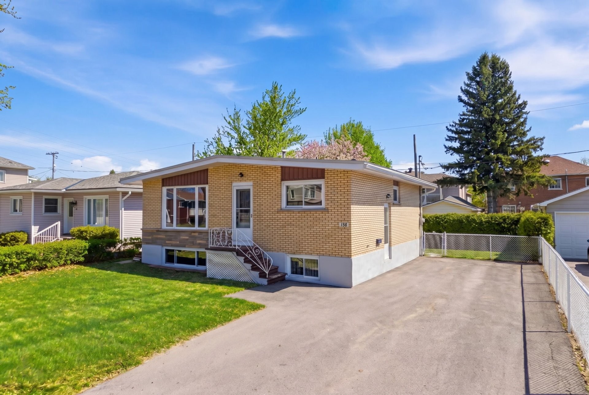 









308


Rue Royal-Brassard

,
Gatineau (Gatineau),




QC
J8P5S9


