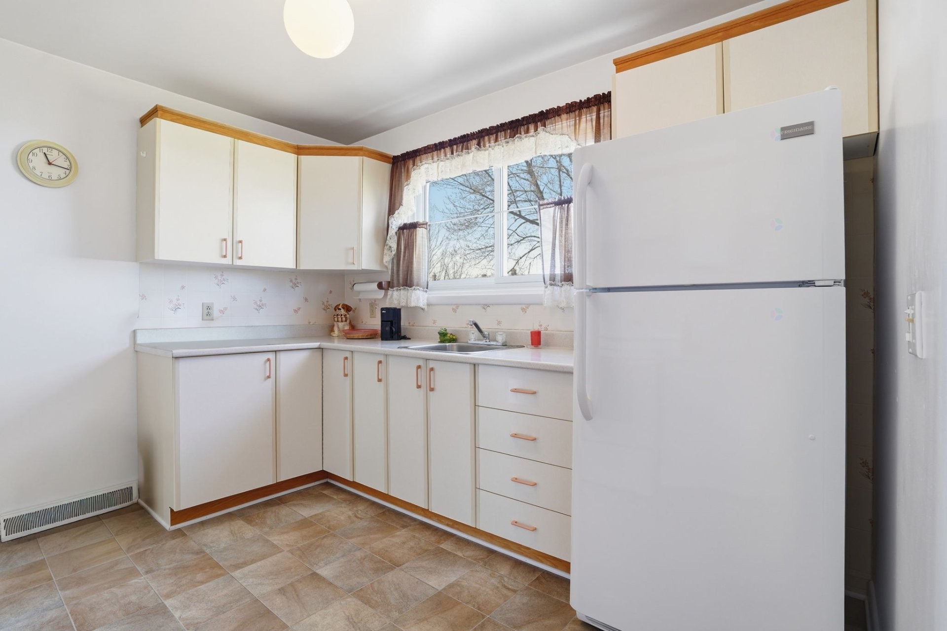 









308


Rue Royal-Brassard

,
Gatineau (Gatineau),




QC
J8P5S9

