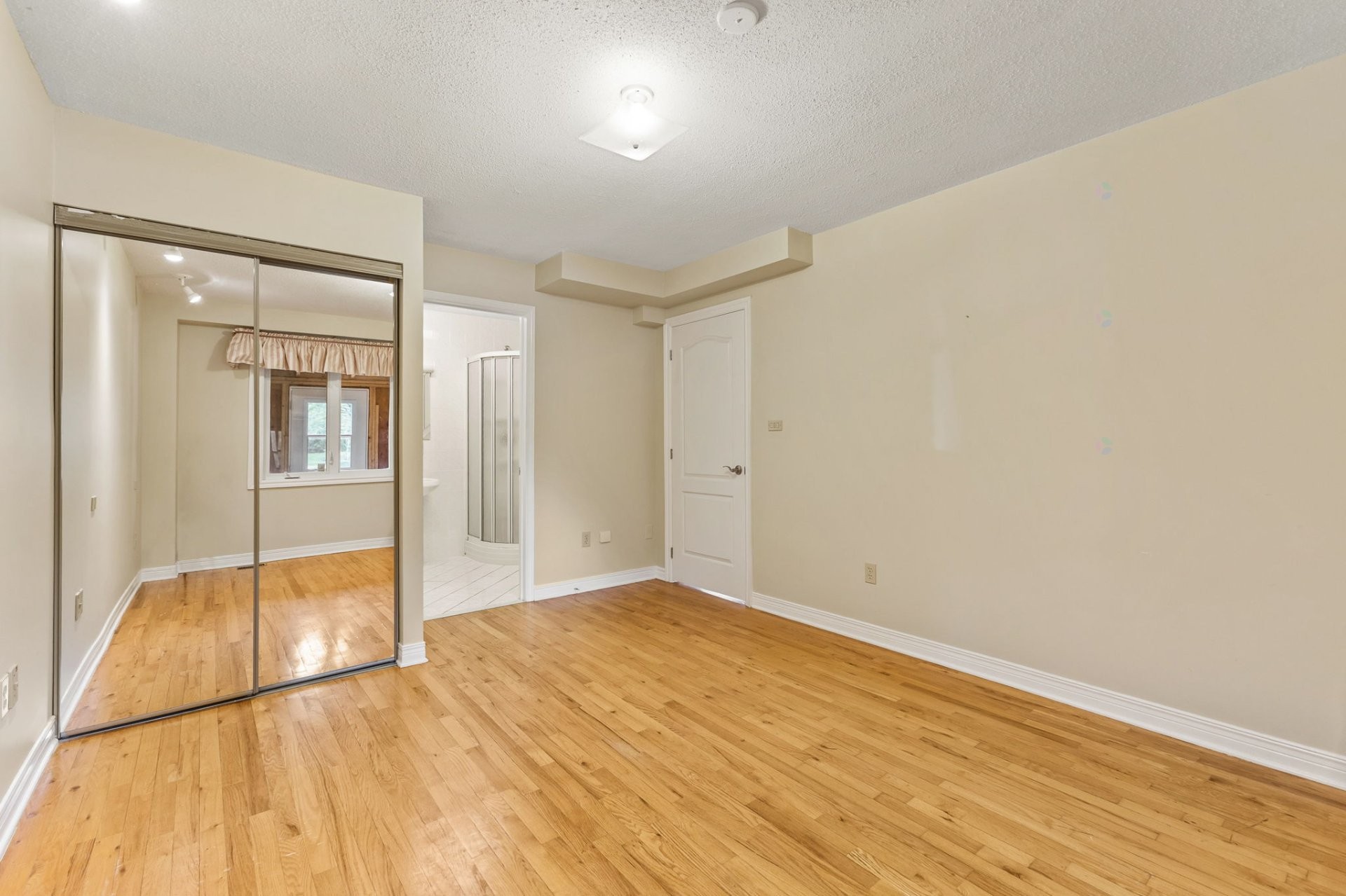 









28


Rue de Port-Royal

,
Gatineau (Aylmer),




QC
J9J1C8

