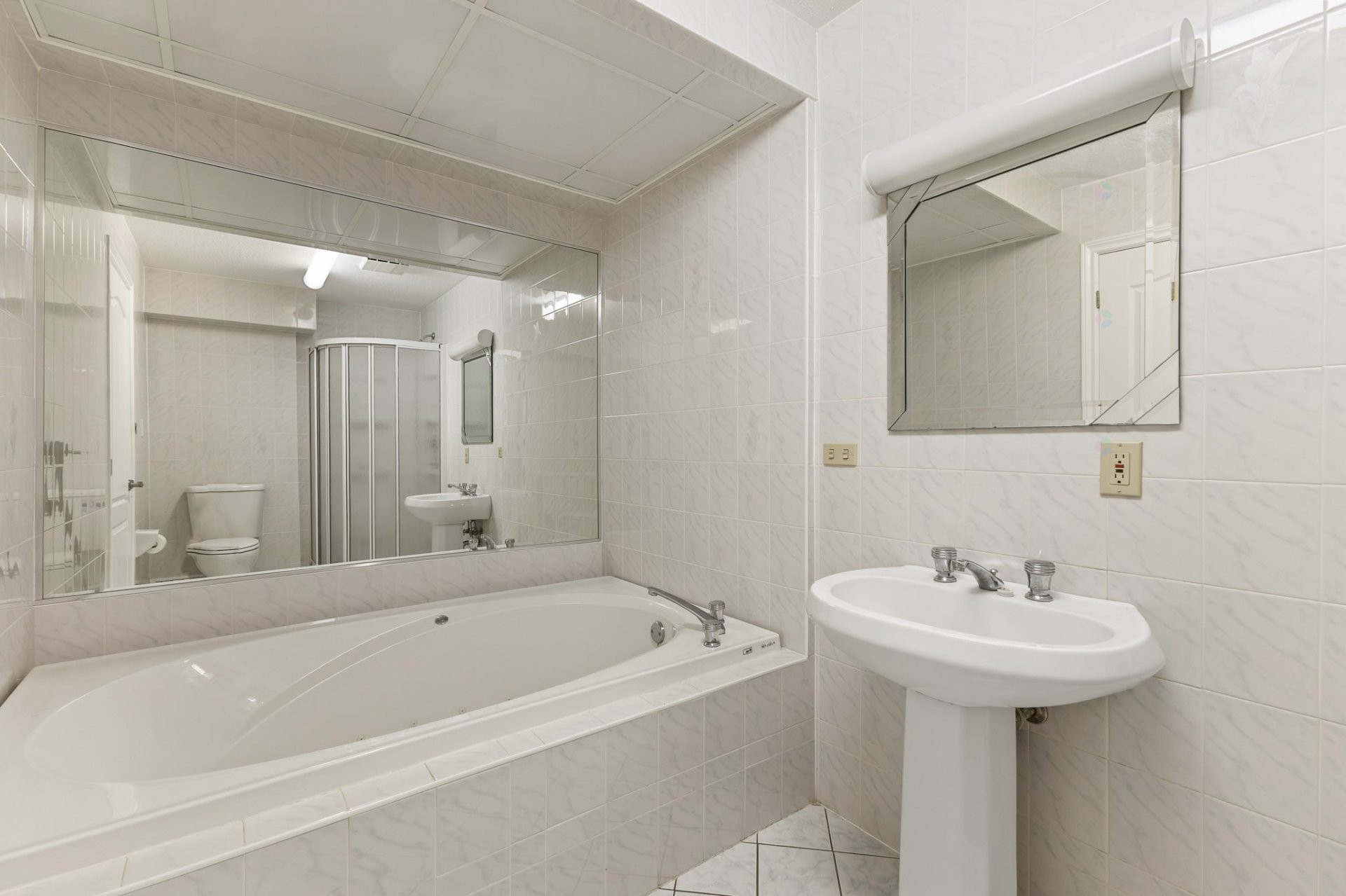 









28


Rue de Port-Royal

,
Gatineau (Aylmer),




QC
J9J1C8


