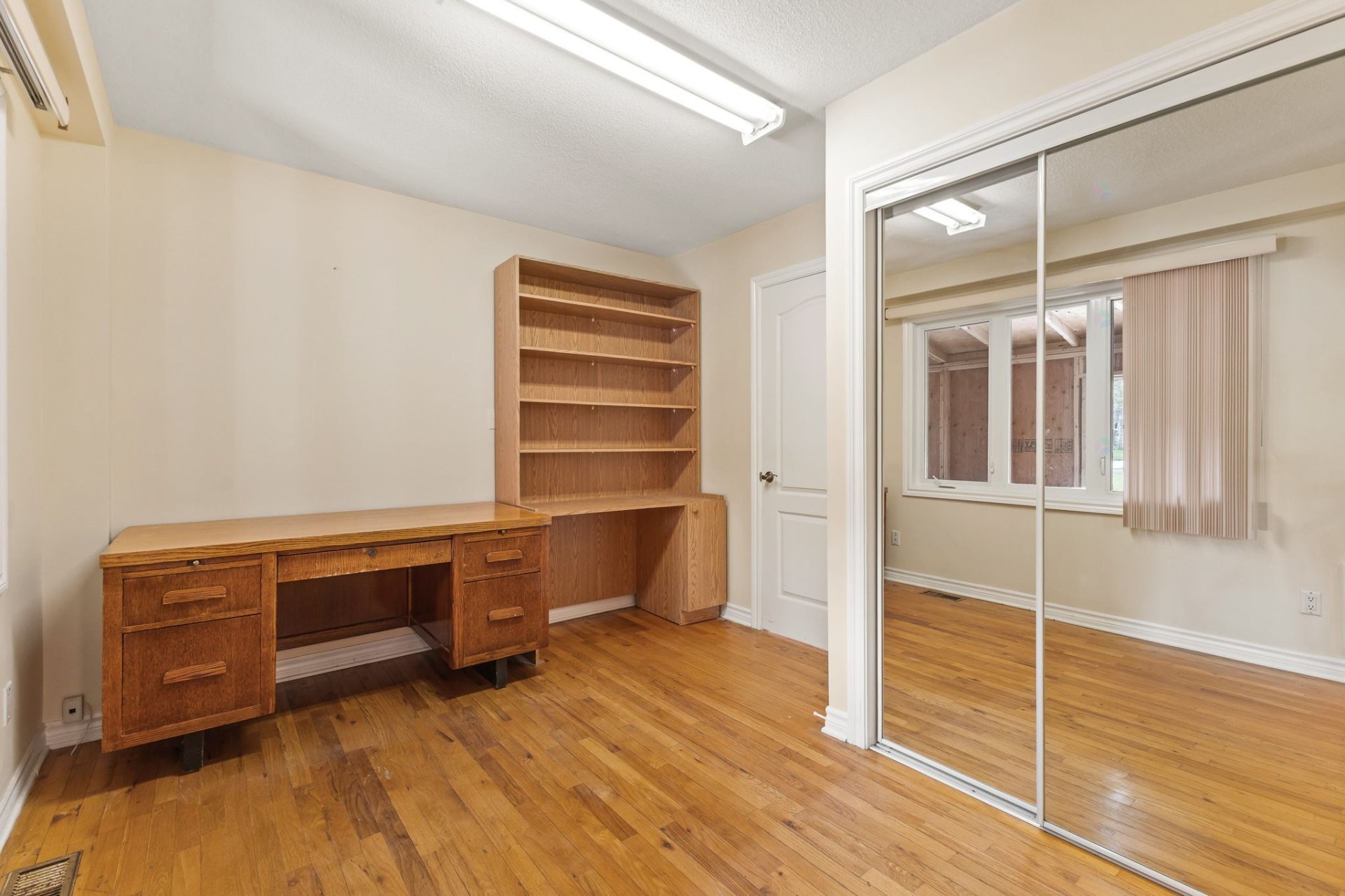 









28


Rue de Port-Royal

,
Gatineau (Aylmer),




QC
J9J1C8

