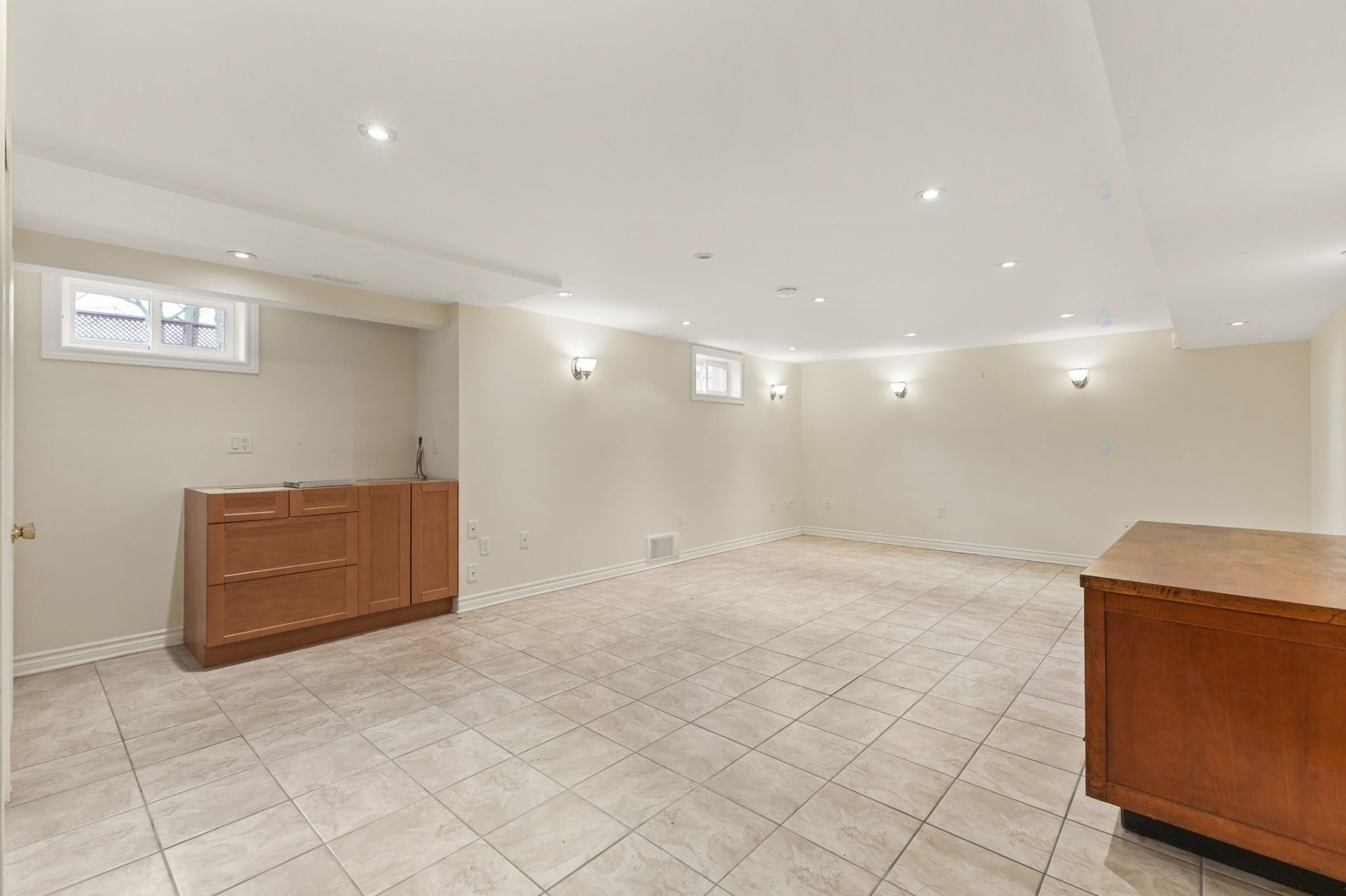 









28


Rue de Port-Royal

,
Gatineau (Aylmer),




QC
J9J1C8

