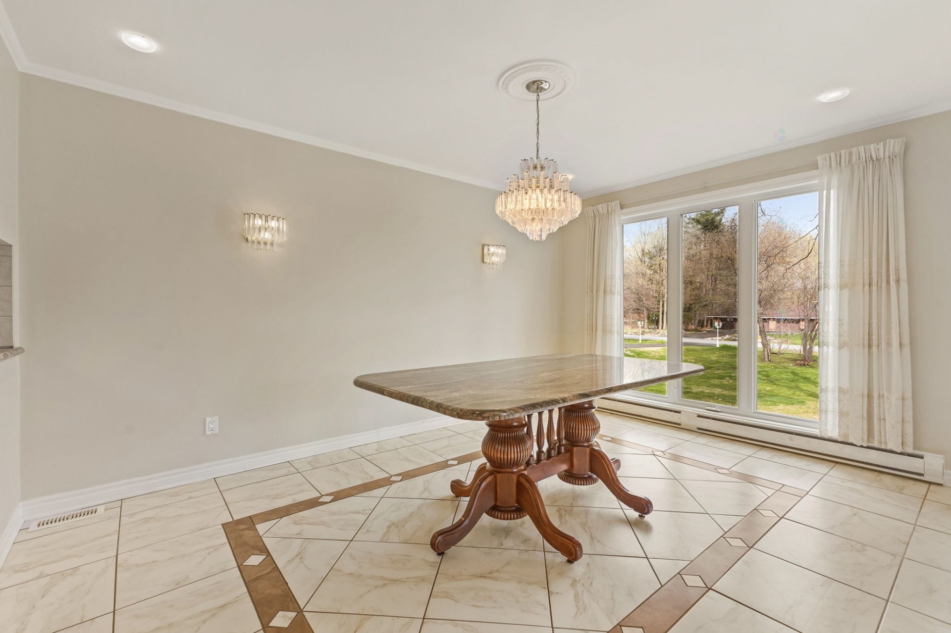 









28


Rue de Port-Royal

,
Gatineau (Aylmer),




QC
J9J1C8

