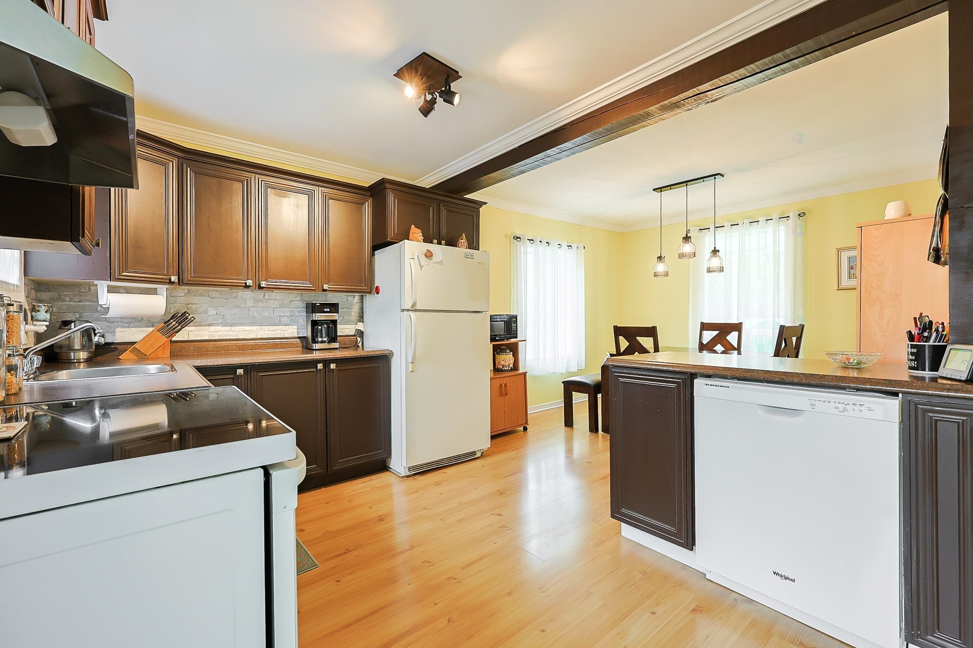 









183


Rue St-Julien

,
Papineauville,




QC
J0V1R0

