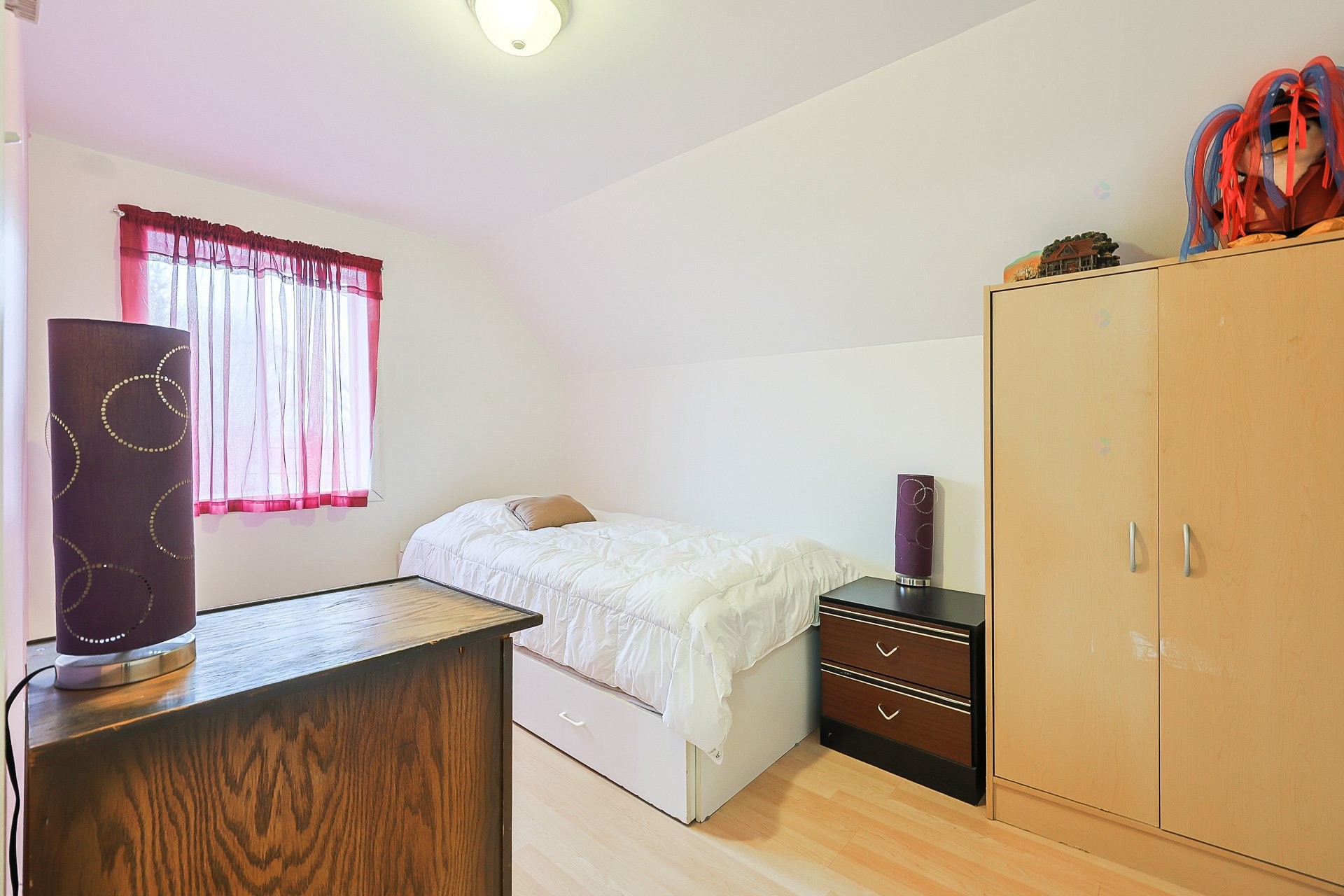 









183


Rue St-Julien

,
Papineauville,




QC
J0V1R0


