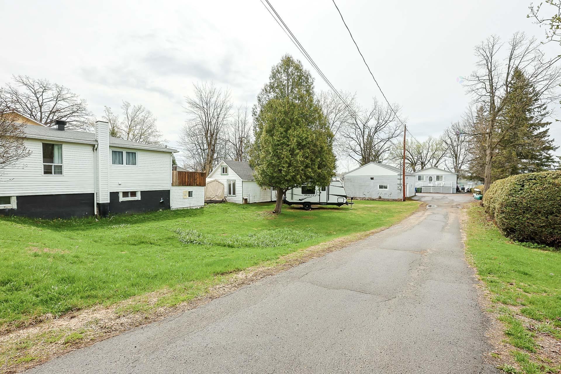 









183


Rue St-Julien

,
Papineauville,




QC
J0V1R0

