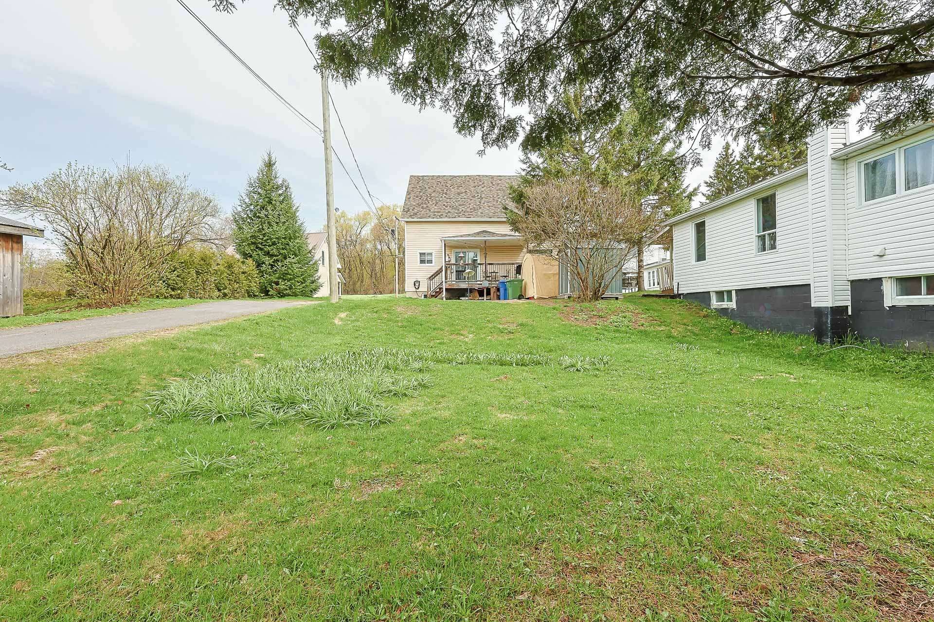 









183


Rue St-Julien

,
Papineauville,




QC
J0V1R0

