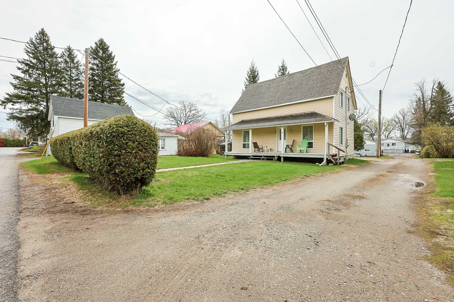 









183


Rue St-Julien

,
Papineauville,




QC
J0V1R0


