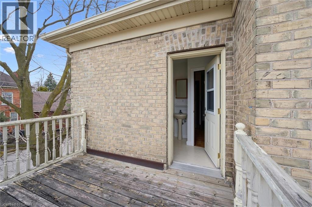 












16 HAMPTON Street

,
Elmira,




Ontario
N3B1X9

