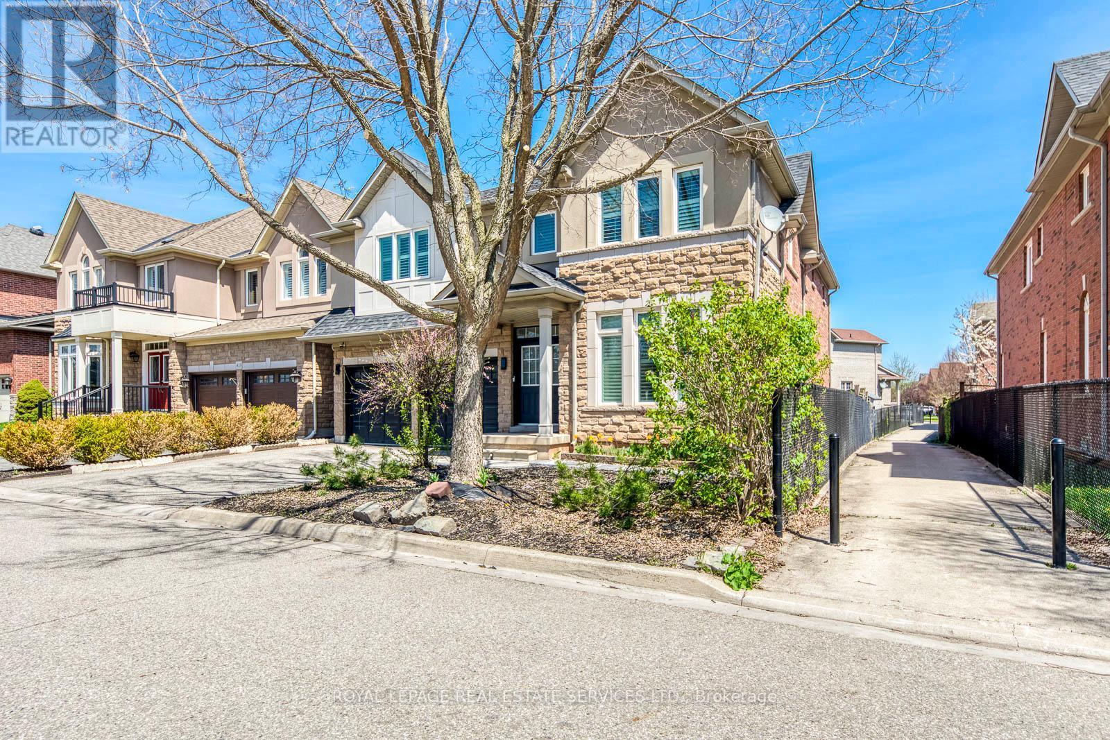 












431 BURLOAK DRIVE

,
Oakville,




Ontario
L6L6W8

