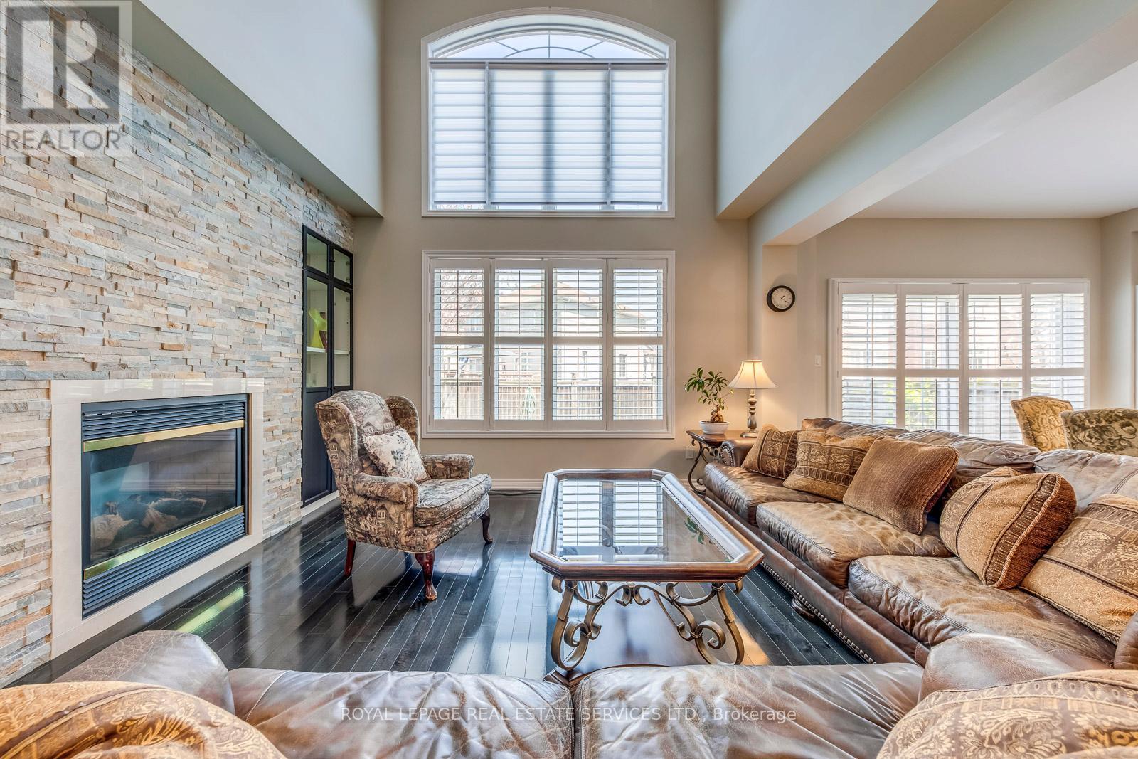 












431 BURLOAK DRIVE

,
Oakville,




Ontario
L6L6W8

