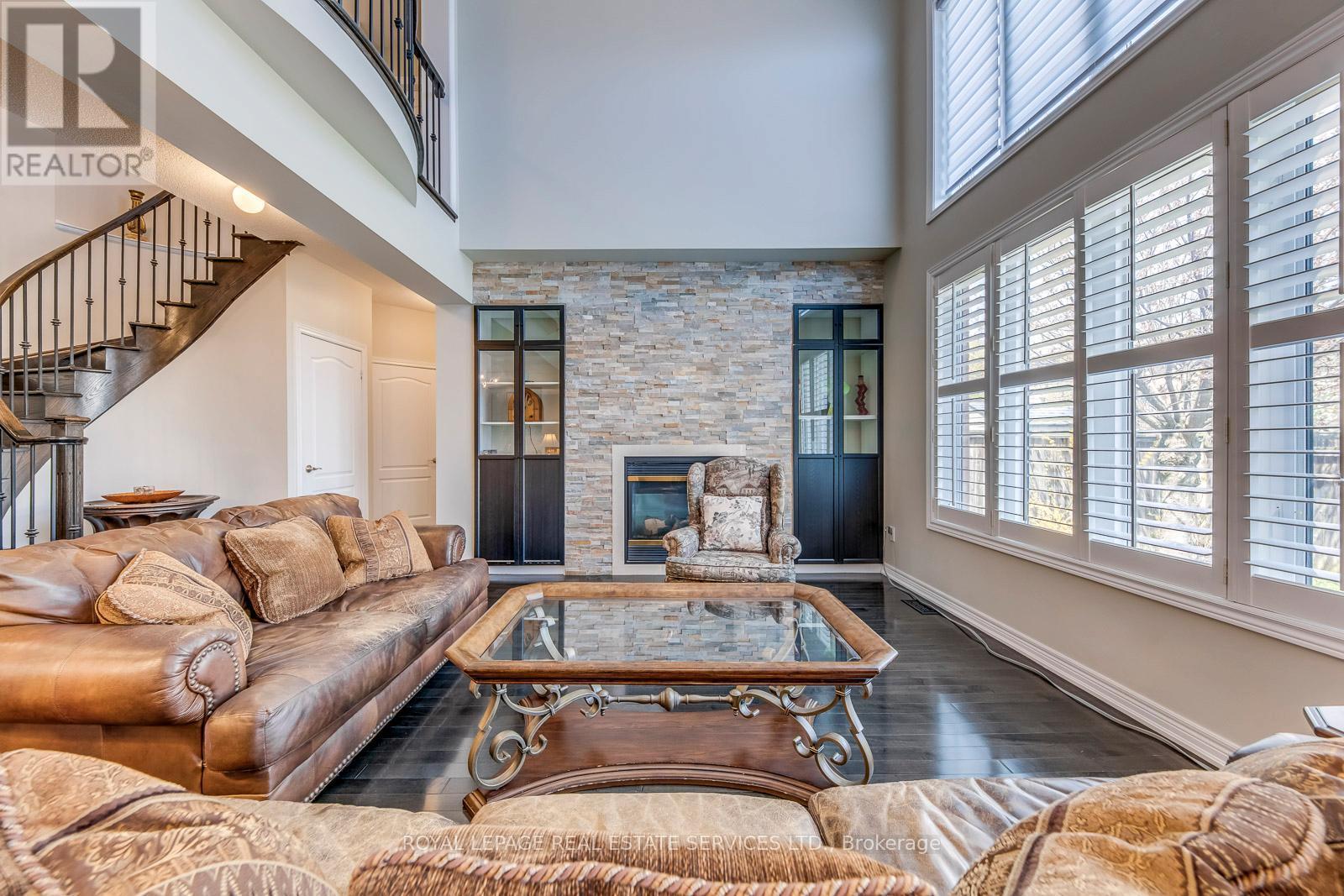 












431 BURLOAK DRIVE

,
Oakville,




Ontario
L6L6W8


