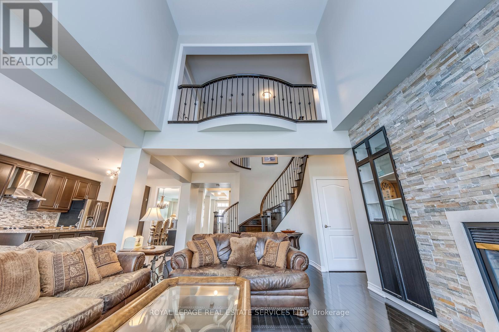 












431 BURLOAK DRIVE

,
Oakville,




Ontario
L6L6W8

