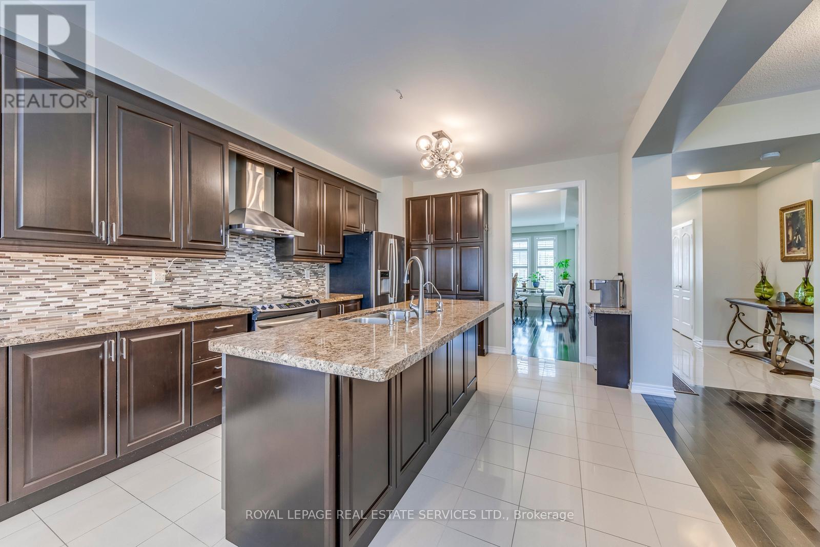 












431 BURLOAK DRIVE

,
Oakville,




Ontario
L6L6W8

