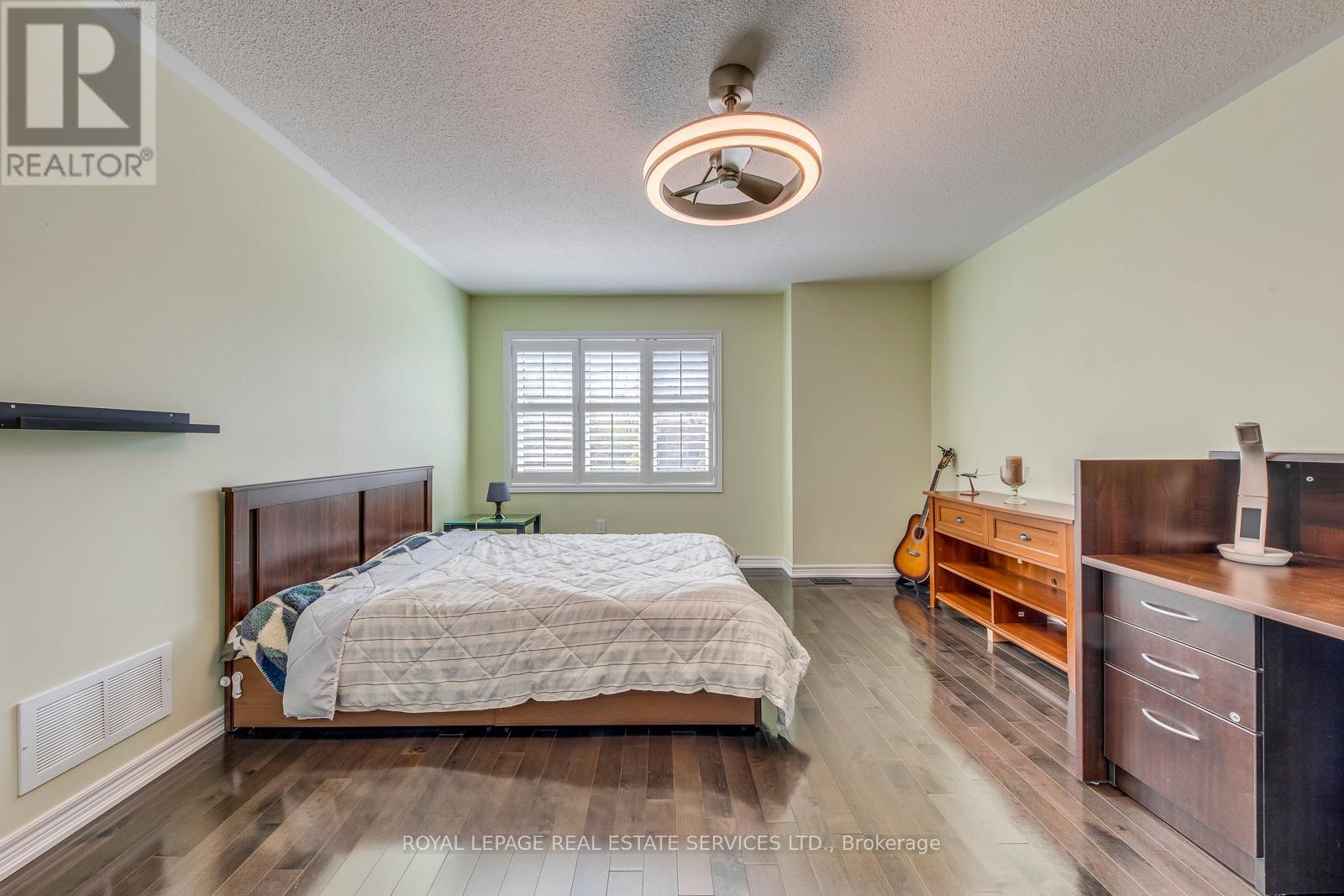 












431 BURLOAK DRIVE

,
Oakville,




Ontario
L6L6W8

