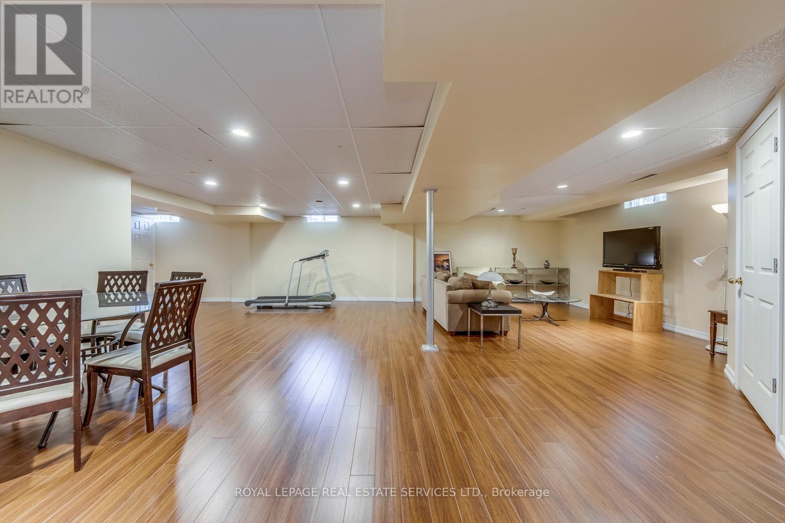 












431 BURLOAK DRIVE

,
Oakville,




Ontario
L6L6W8

