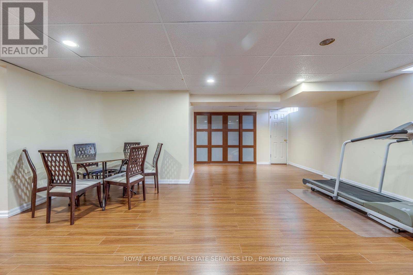 












431 BURLOAK DRIVE

,
Oakville,




Ontario
L6L6W8

