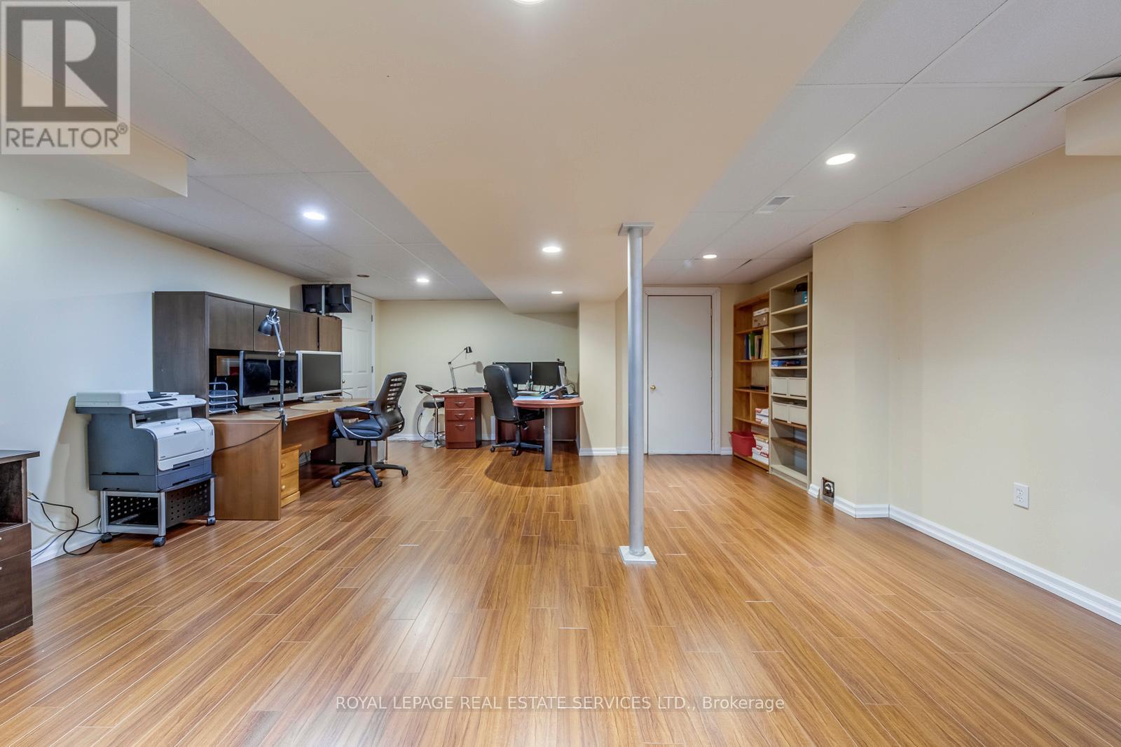 












431 BURLOAK DRIVE

,
Oakville,




Ontario
L6L6W8

