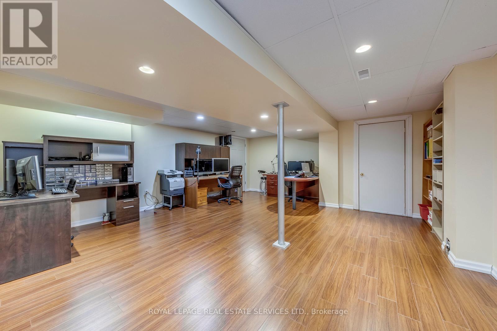 












431 BURLOAK DRIVE

,
Oakville,




Ontario
L6L6W8

