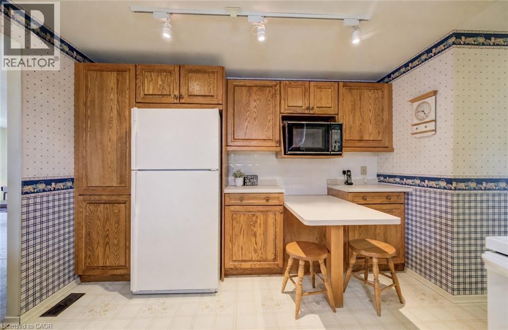












51 UNDERHILL Crescent

,
Kitchener,




Ontario
N2A2S7

