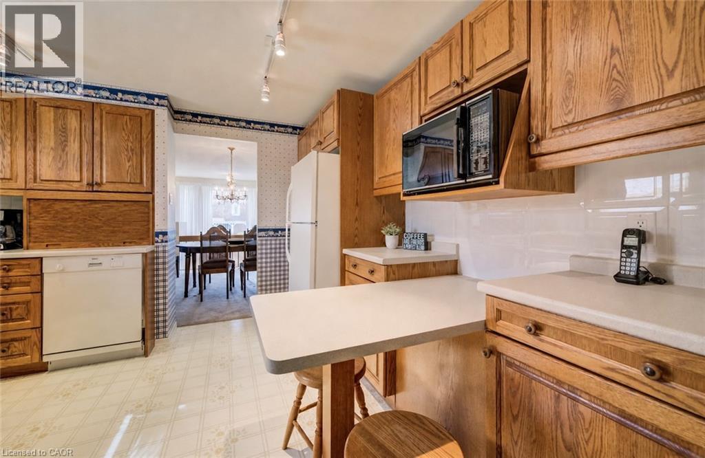 












51 UNDERHILL Crescent

,
Kitchener,




Ontario
N2A2S7


