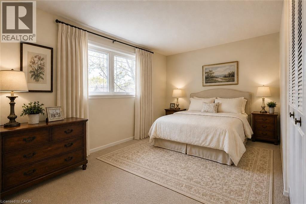 












51 UNDERHILL Crescent

,
Kitchener,




Ontario
N2A2S7

