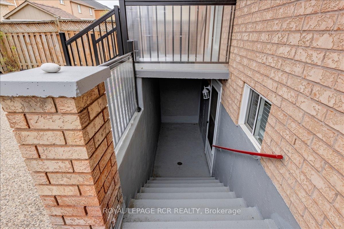 









293


Van Kirk

Drive,
Brampton,




ON
L7A 1M3

