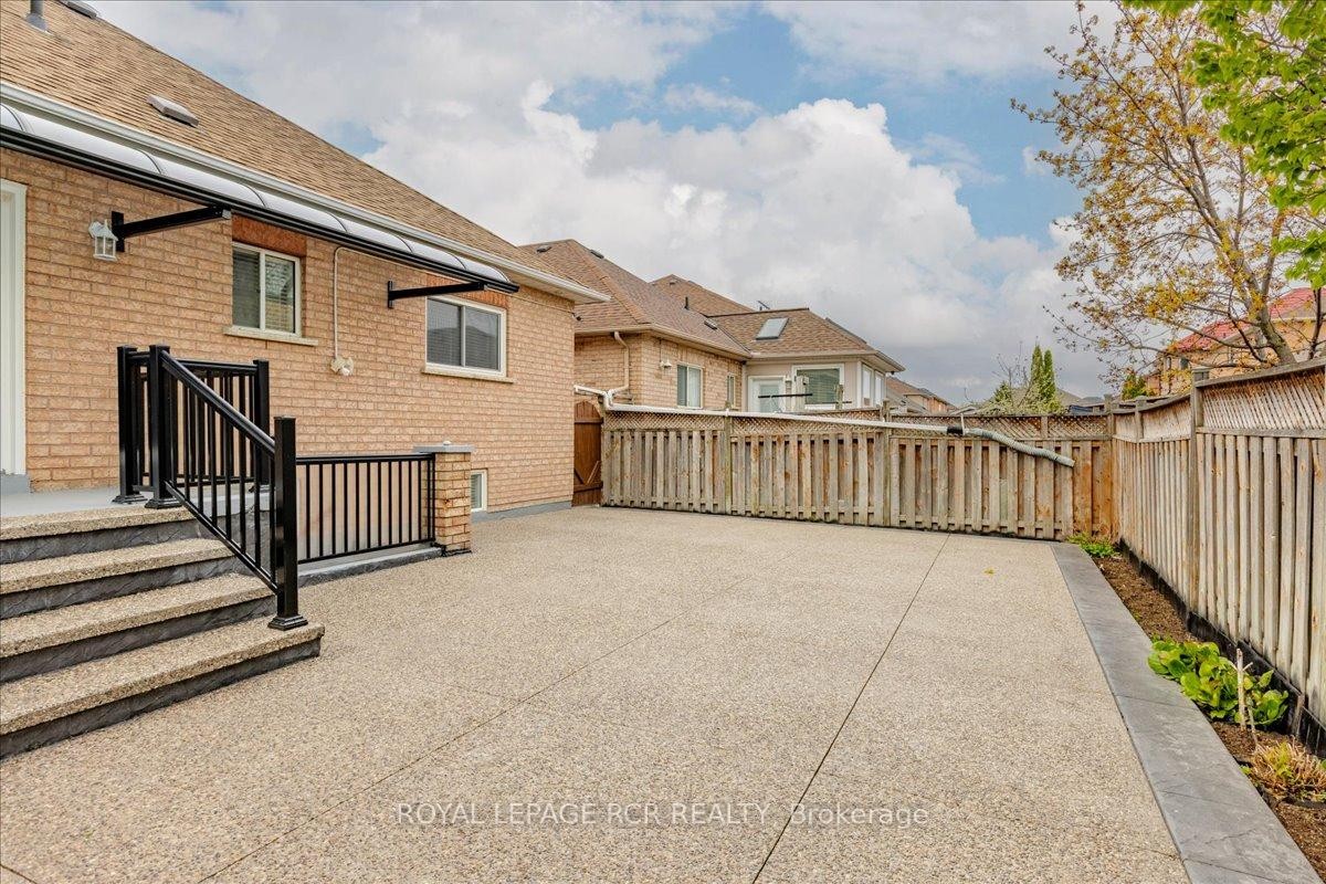 









293


Van Kirk

Drive,
Brampton,




ON
L7A 1M3

