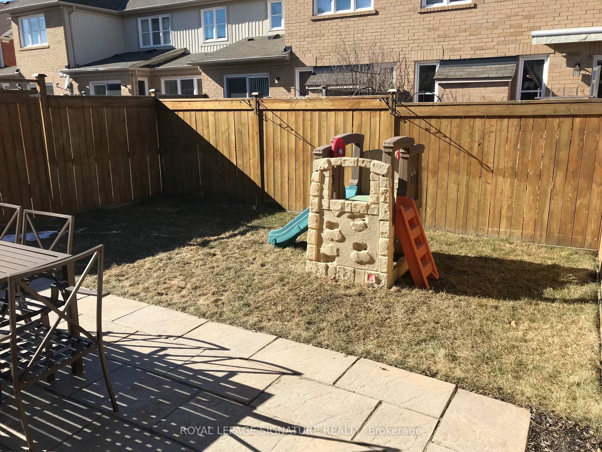 









212


Chilcott

Crescent,
Newmarket,




ON
L3X 3G6

