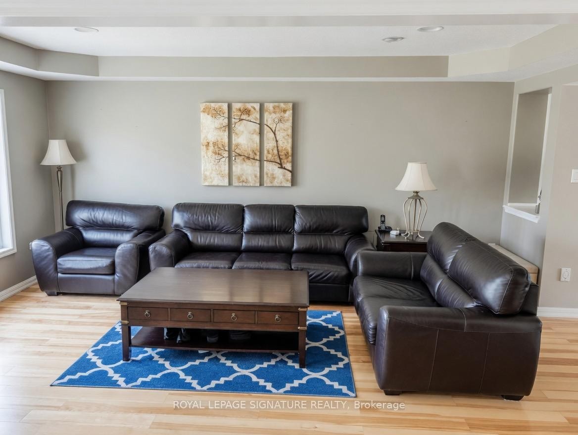 









212


Chilcott

Crescent,
Newmarket,




ON
L3X 3G6

