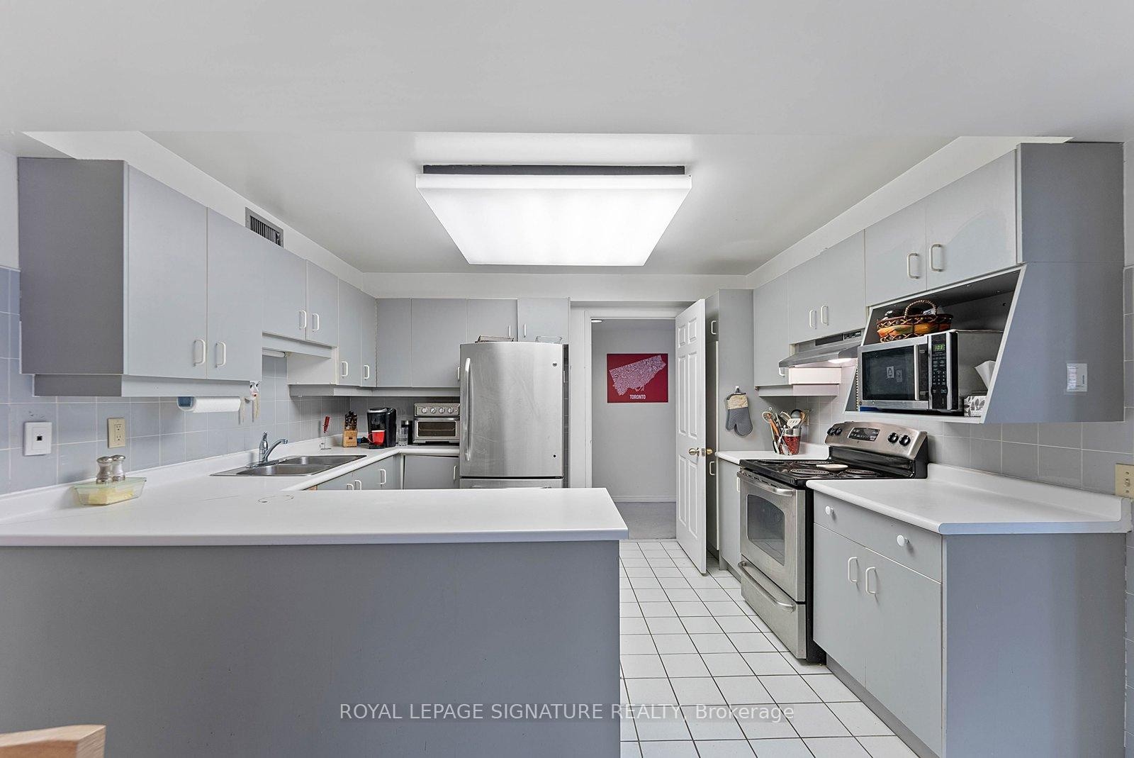 









25


George

Street, 503,
Toronto,




ON
M5A 4L8

