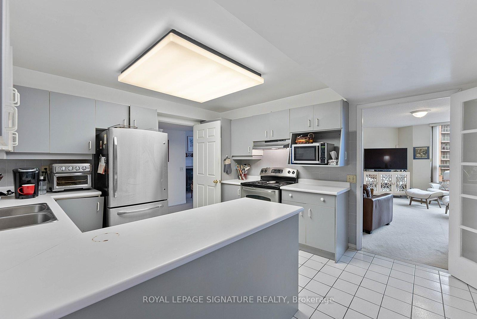 









25


George

Street, 503,
Toronto,




ON
M5A 4L8

