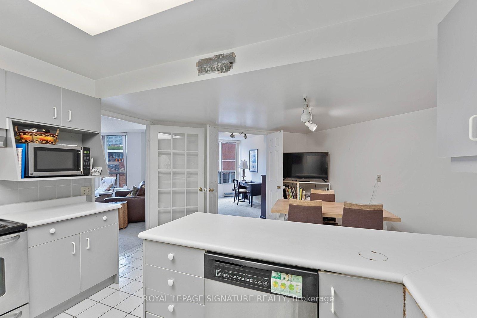 









25


George

Street, 503,
Toronto,




ON
M5A 4L8

