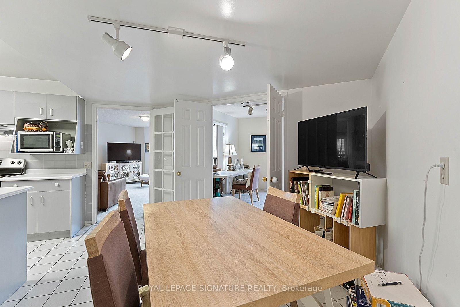









25


George

Street, 503,
Toronto,




ON
M5A 4L8


