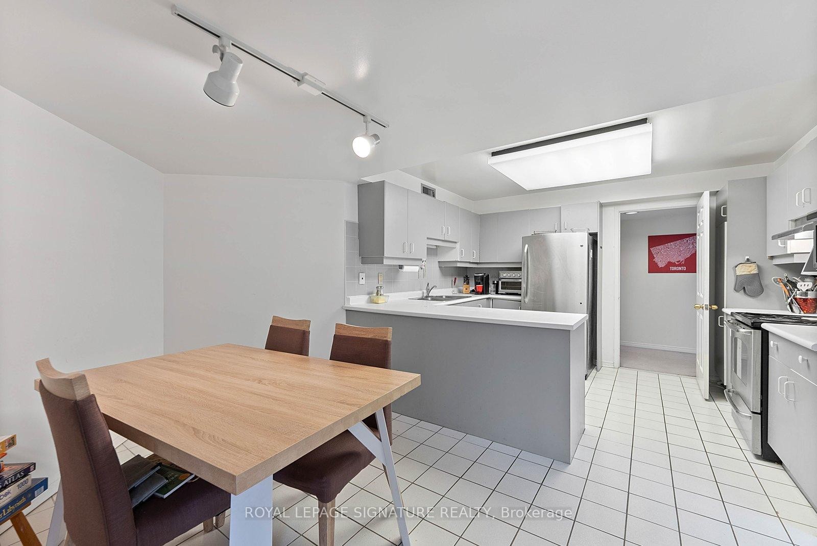 









25


George

Street, 503,
Toronto,




ON
M5A 4L8


