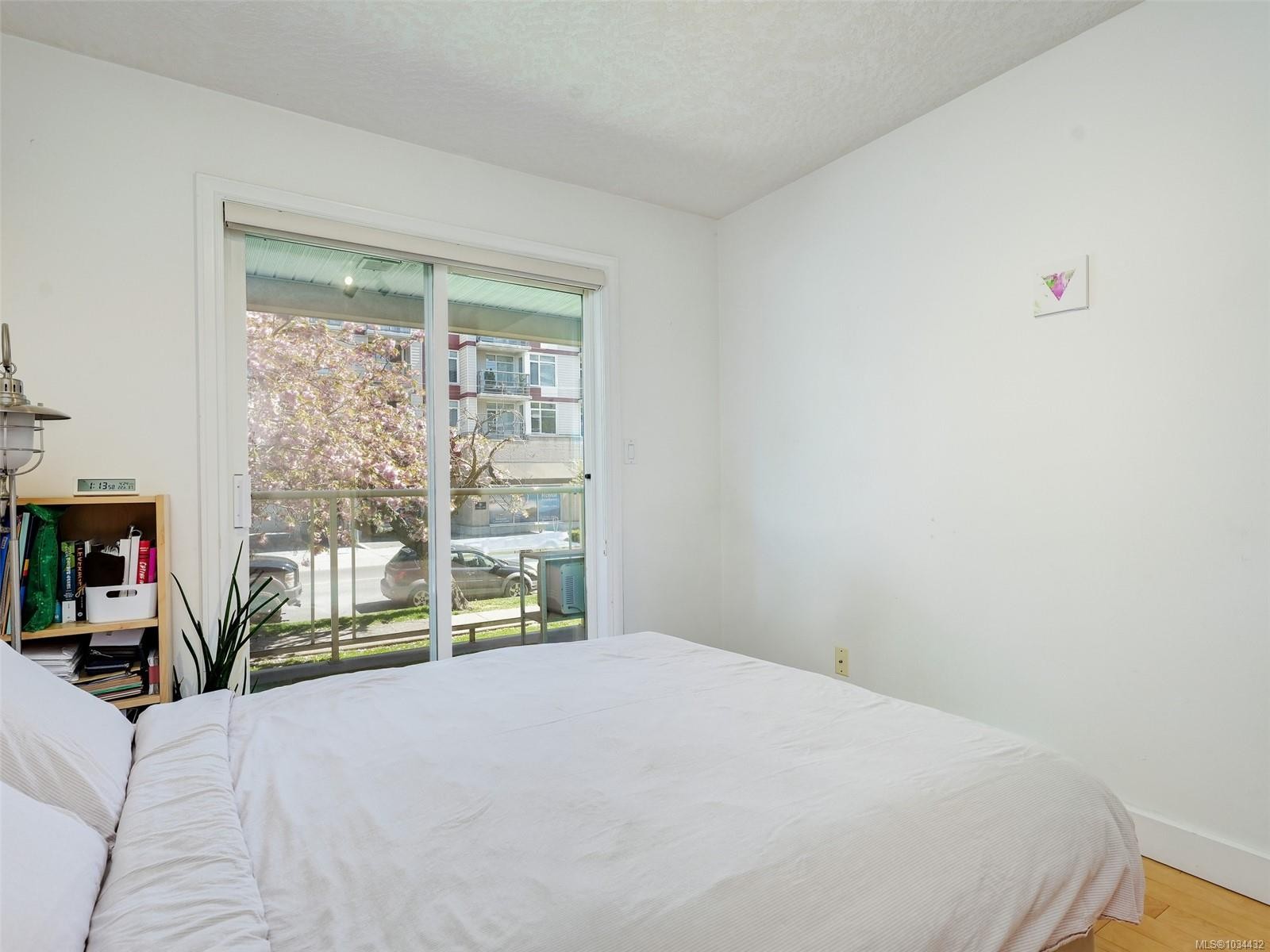 









320


Menzies

St, 202,
Victoria,




BC
V8V 2G9

