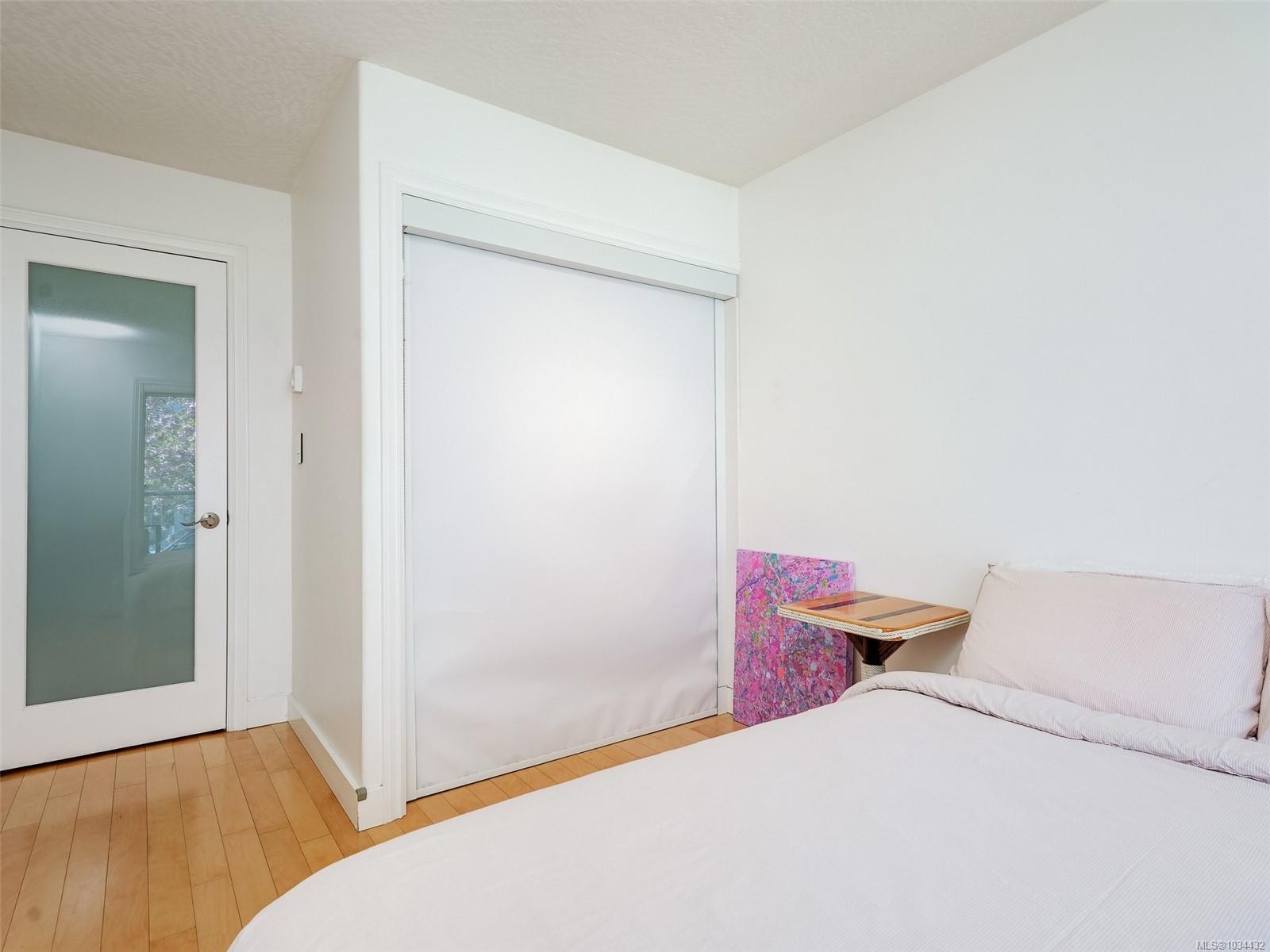 









320


Menzies

St, 202,
Victoria,




BC
V8V 2G9

