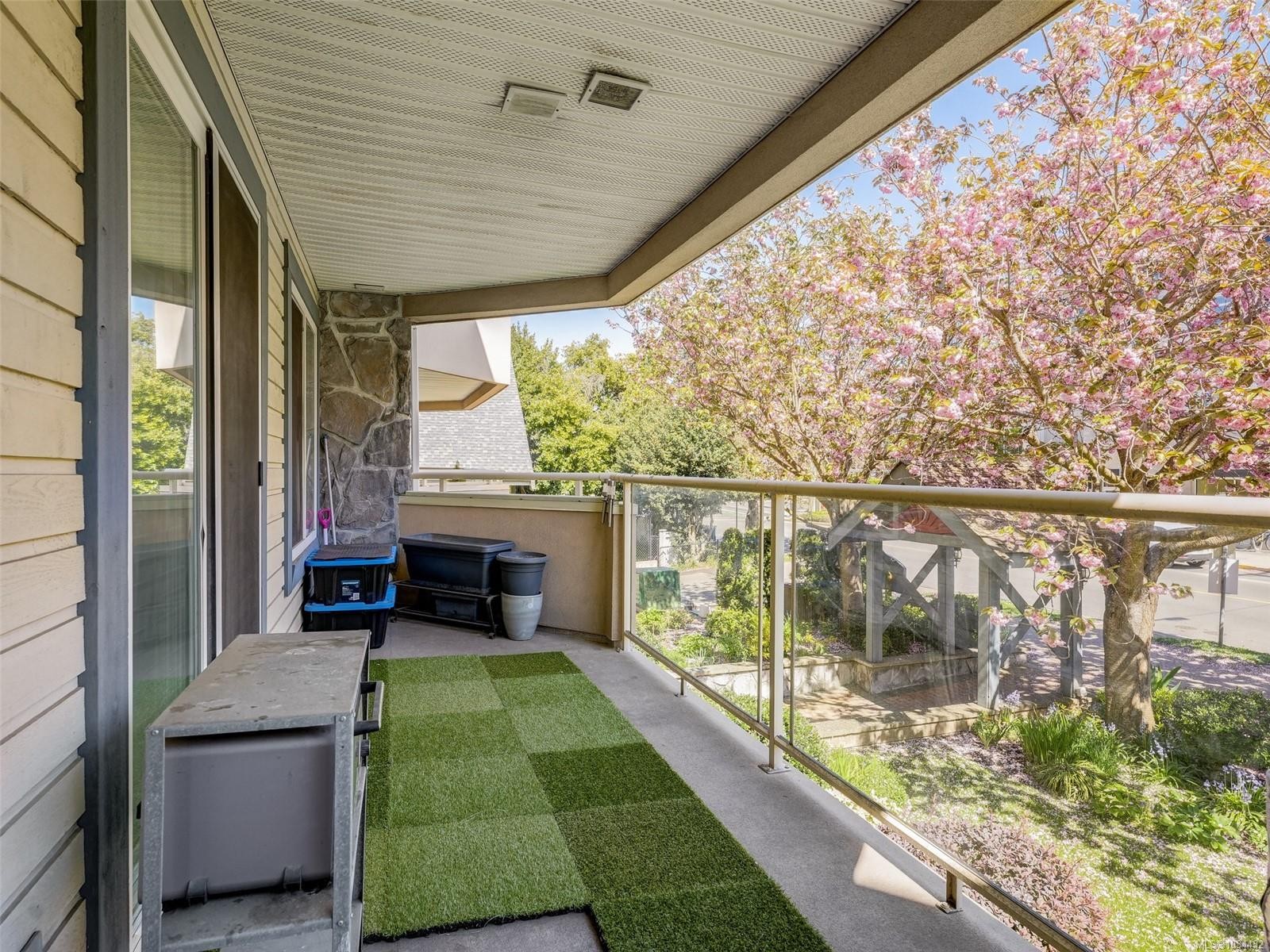 









320


Menzies

St, 202,
Victoria,




BC
V8V 2G9


