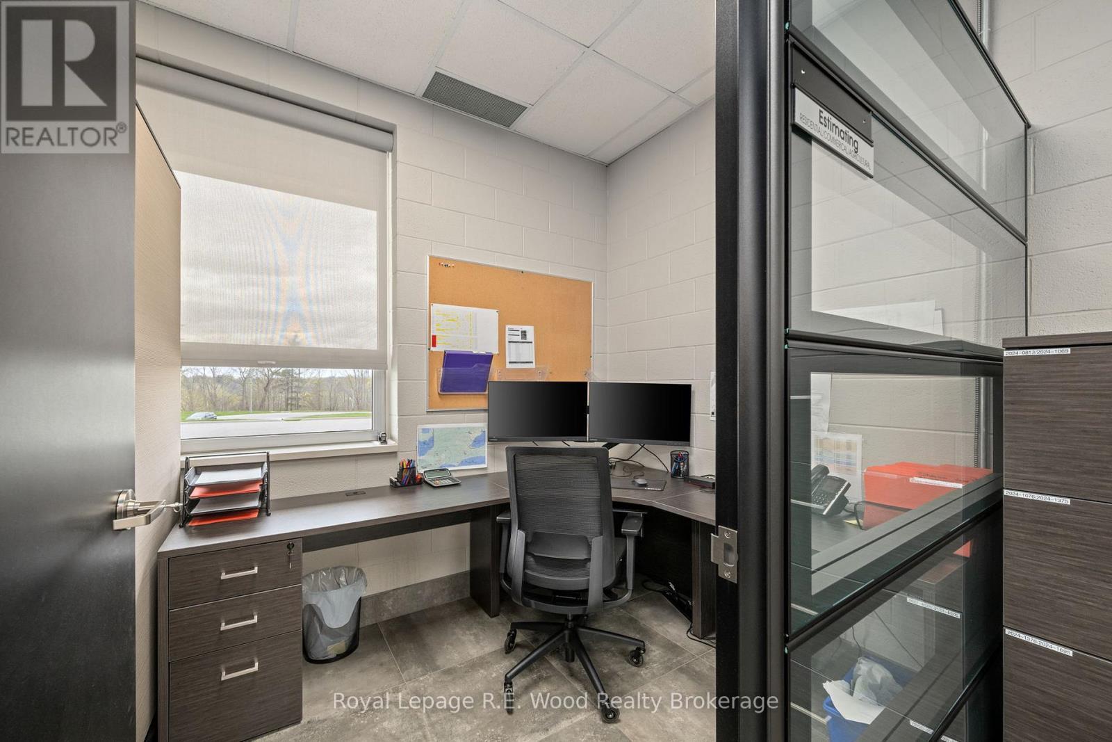 












4 ELM STREET

,
Tillsonburg,




Ontario
N4G0C4

