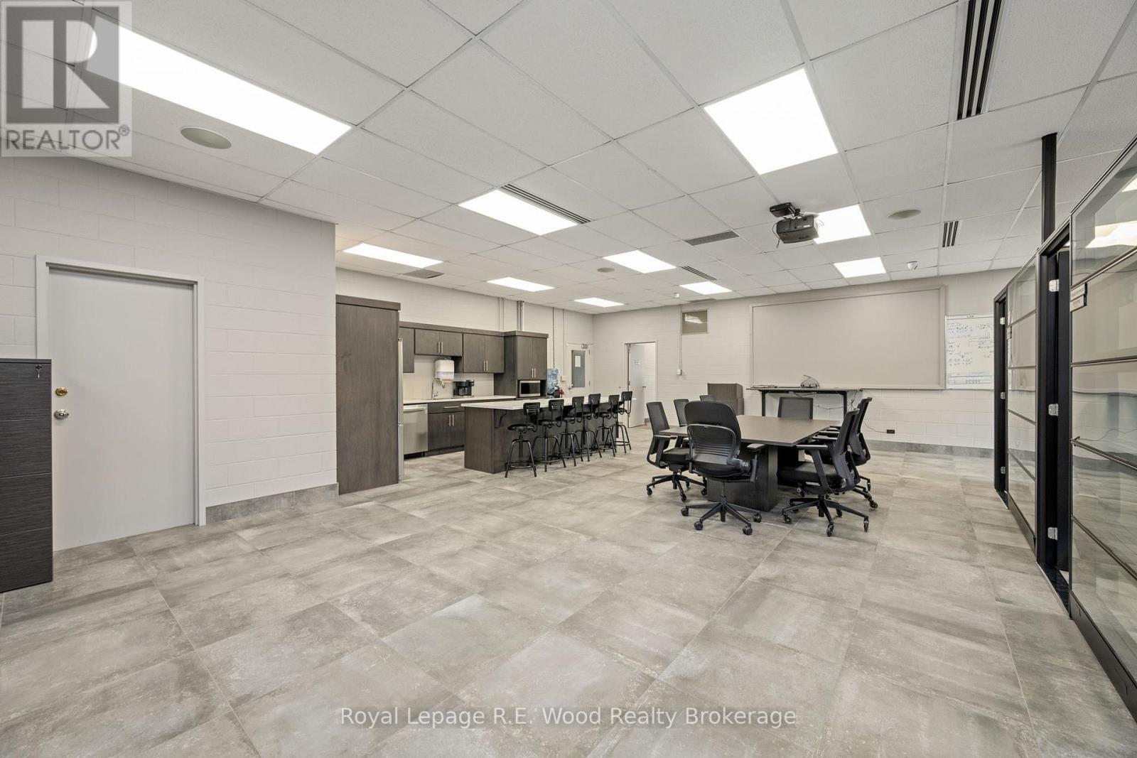 












4 ELM STREET

,
Tillsonburg,




Ontario
N4G0C4

