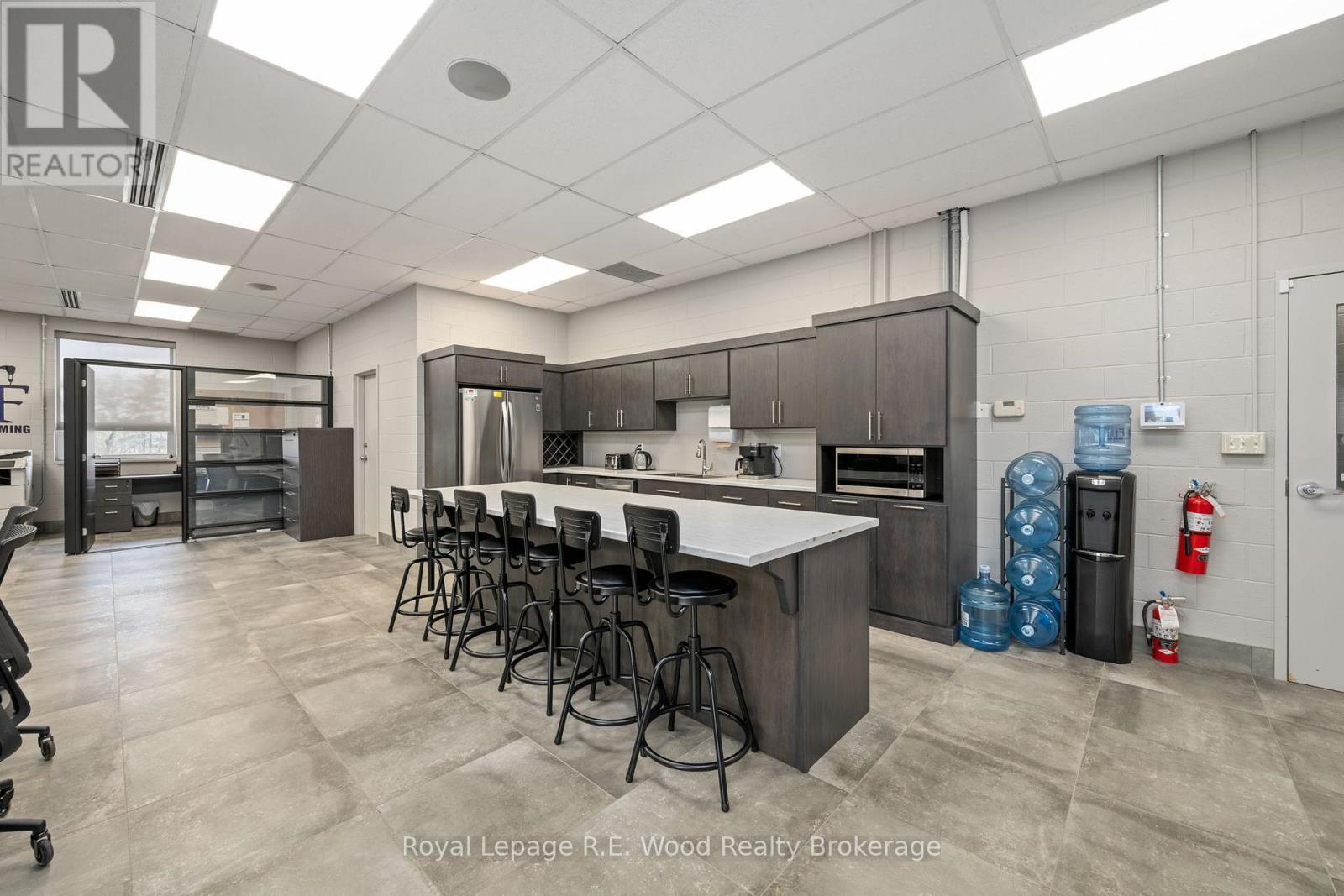 












4 ELM STREET

,
Tillsonburg,




Ontario
N4G0C4


