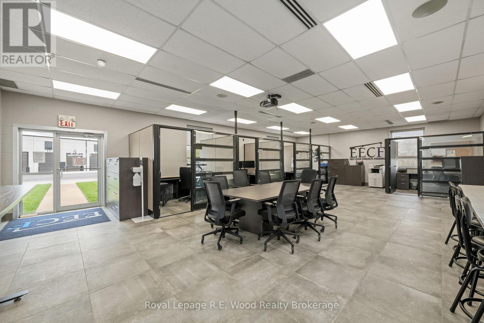 












4 ELM STREET

,
Tillsonburg,




Ontario
N4G0C4

