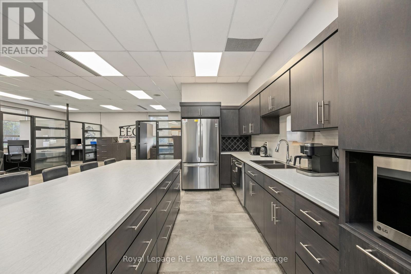 












4 ELM STREET

,
Tillsonburg,




Ontario
N4G0C4

