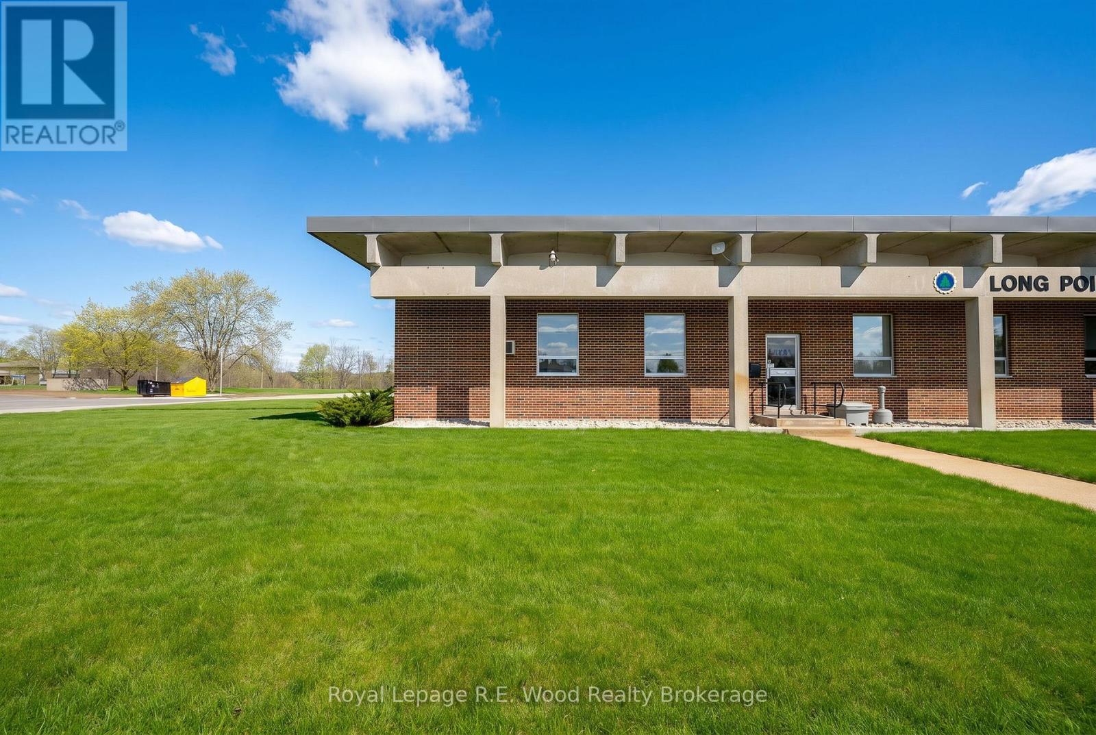 












4 ELM STREET

,
Tillsonburg,




Ontario
N4G0C4

