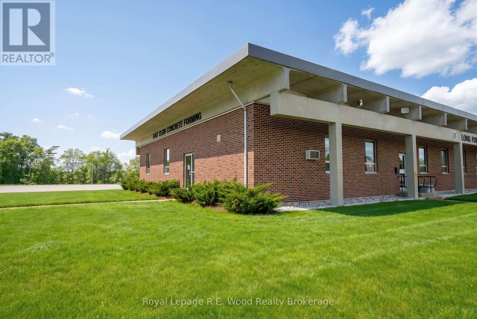 












4 ELM STREET

,
Tillsonburg,




Ontario
N4G0C4

