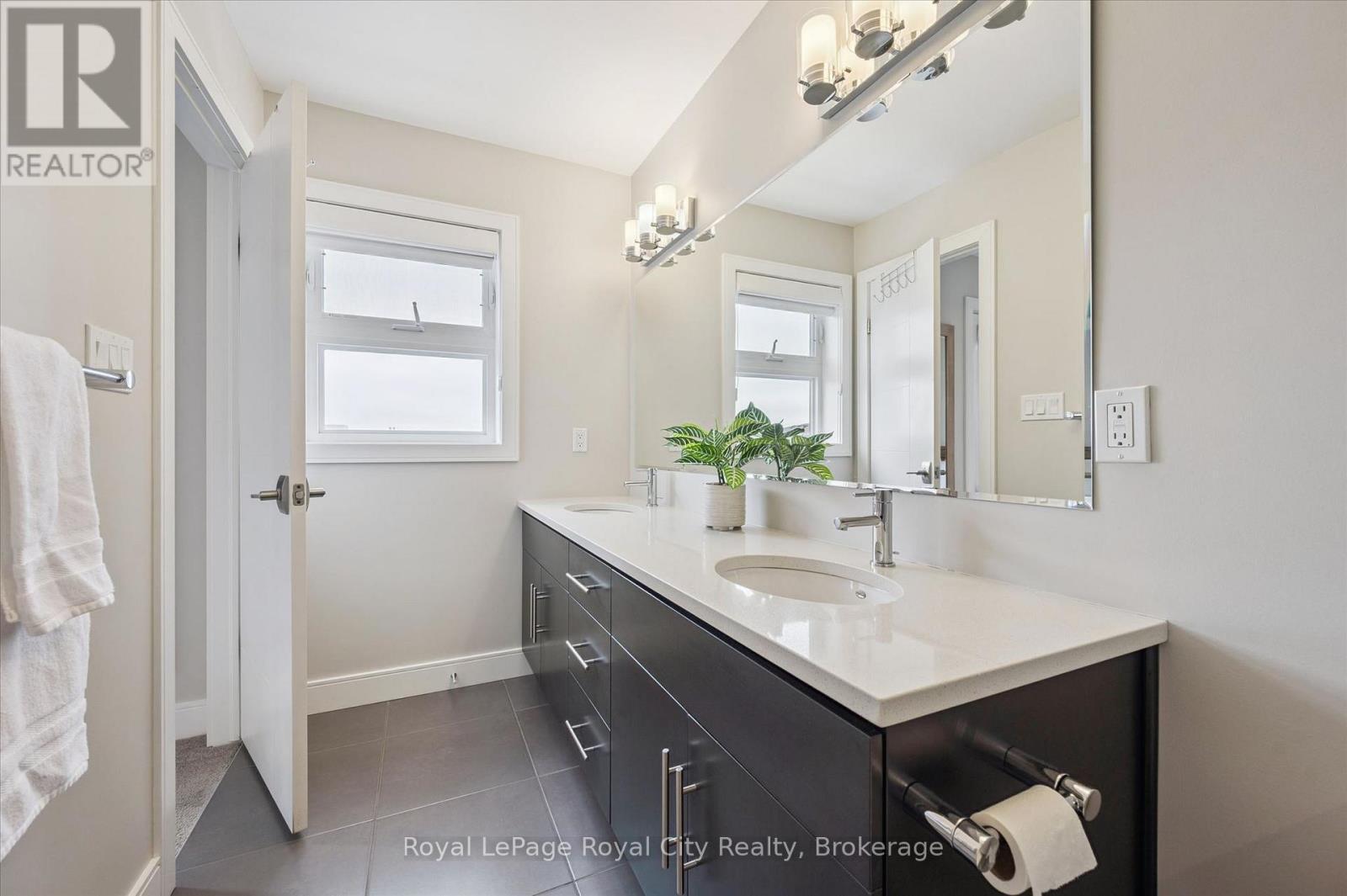 












25 - 60 ARKELL ROAD

,
Guelph (Kortright East),




Ontario
N1L0N7

